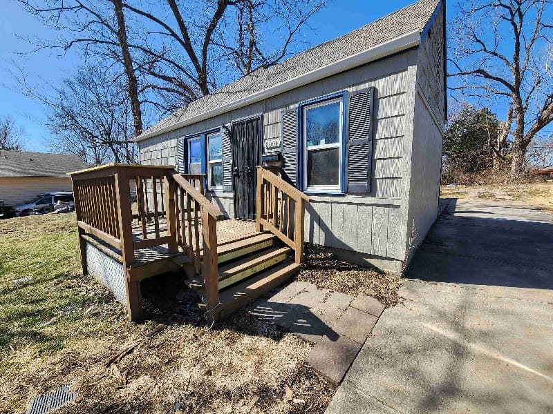 8004 Lydia Ave — thumbnail 10
